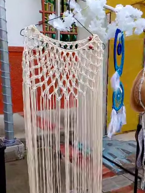 elaboramos productos totalmente artesanales de la Región, tejidos en macramé y en la técnica de enrollado